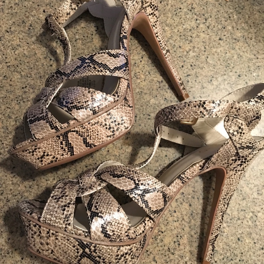 Snakeskin platform Stilettos 8.5